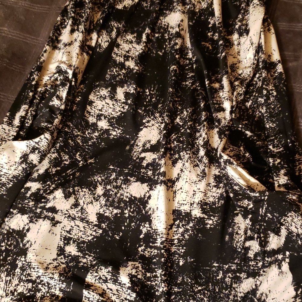 Dress - Picture 3 of 3